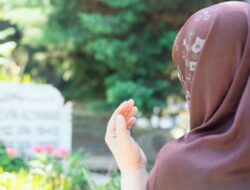 Jangan Bertingkah Seenaknya Saat di Kuburan, Adab Ziarah Kubur Ini Wajib Dipahami Umat Islam